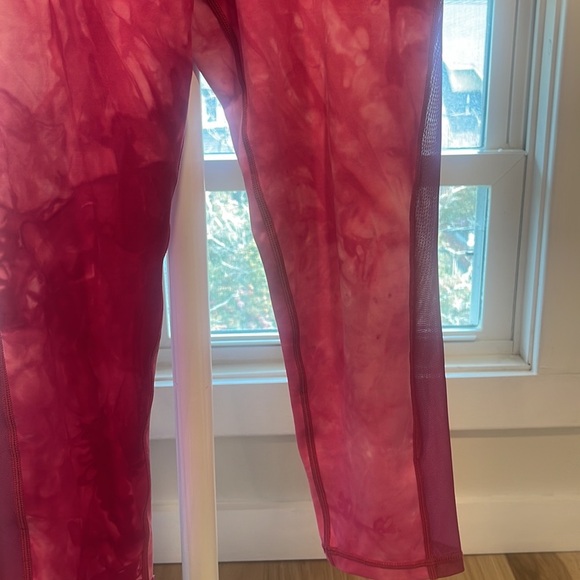 Zyia Active Hendrix Fuschia Pink Tie Dye Mesh Light n Tight Leggings, Size 6-8 - Picture 2 of 5